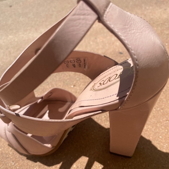 Todd’s Formal Leather Sandals